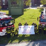 Feuerwehrbeschäftigte in Kamp-Lintfort mit Transparent "Hände weg von unserer Altersgrenze!"