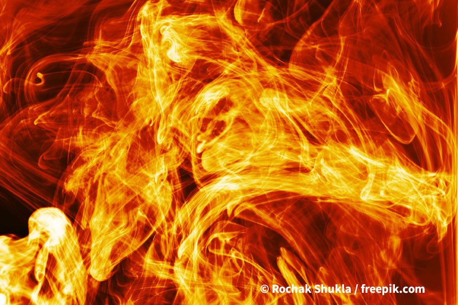 Feuer, Flammen @ Rochak Shukla / freepik.com